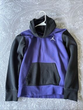Jordan Boys Hoodie Sweatshirt Purple and Black size Large (12-13 yrs)